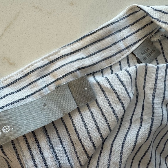 Vince Blue/White Pinstripe Classic V-Neck Cotton Pullover Blouse / Small - Picture 8 of 12